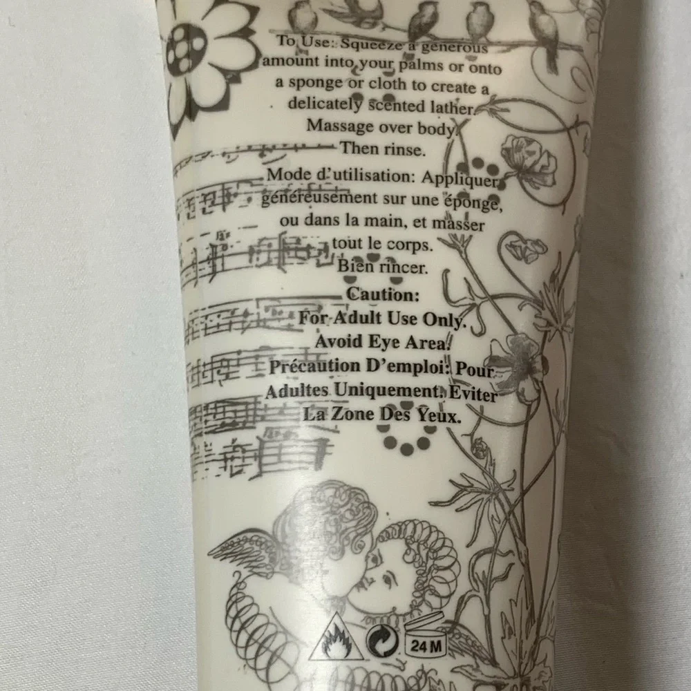 NWOT ~ True Religion 6.7 oz / 200 ml Shower Body Wash‎ for Women